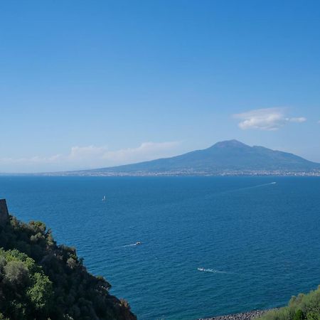 Sea View Deluxe Apartments Vico Equense Esterno foto