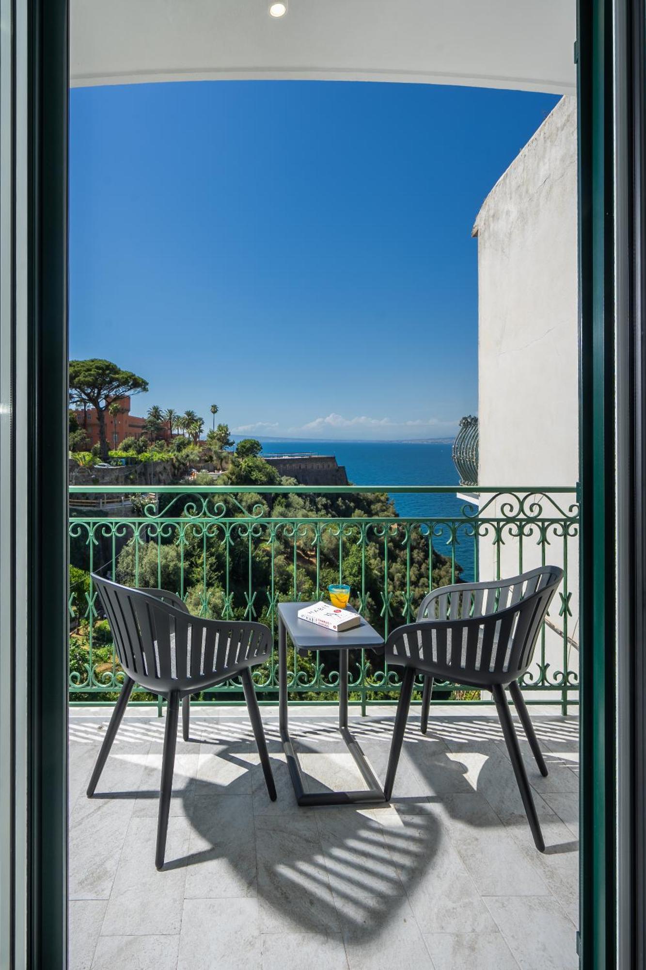 Sea View Deluxe Apartments Vico Equense Esterno foto