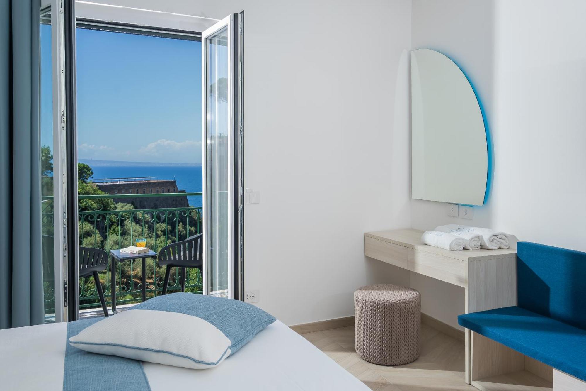 Sea View Deluxe Apartments Vico Equense Esterno foto