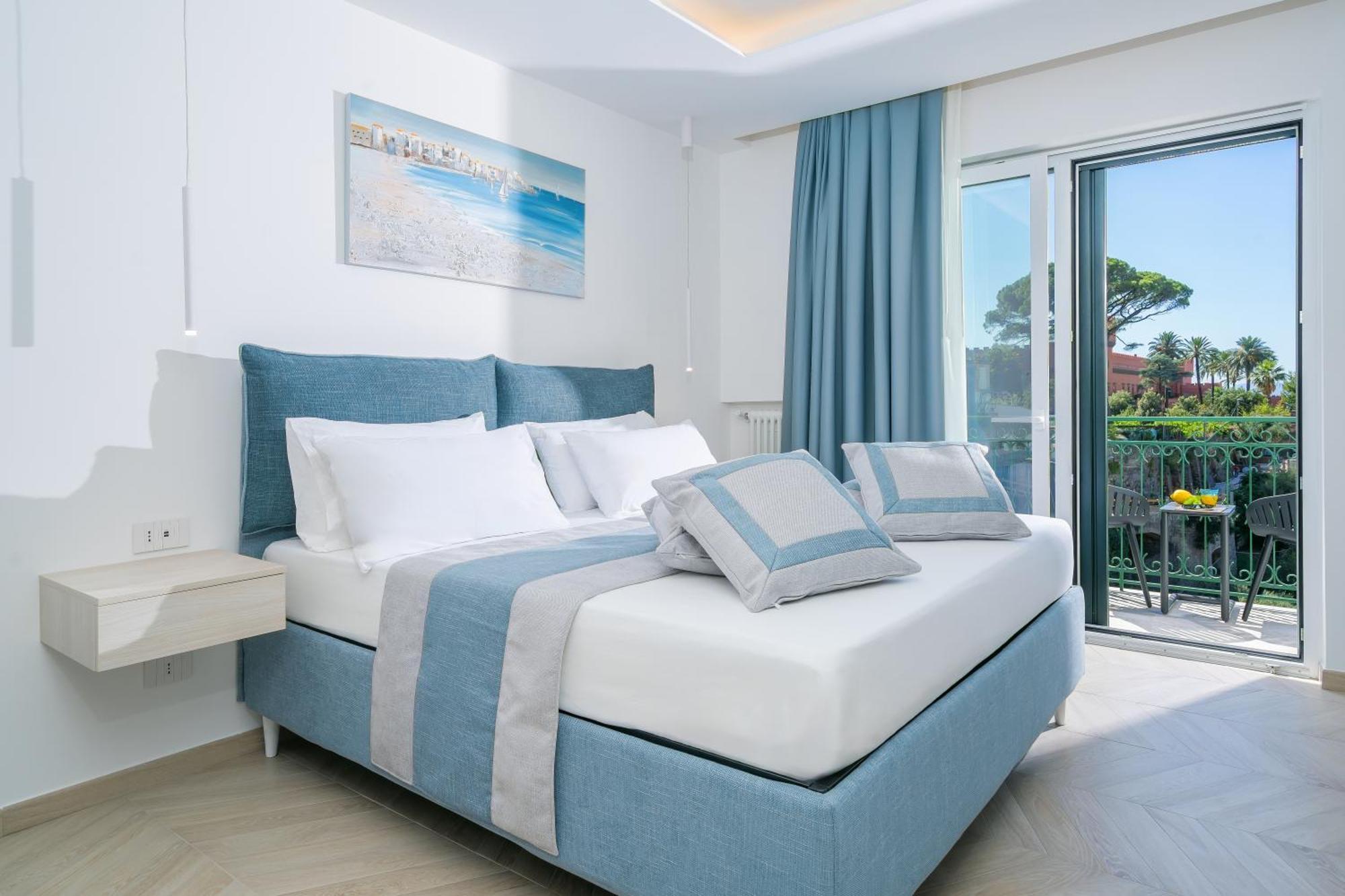 Sea View Deluxe Apartments Vico Equense Esterno foto